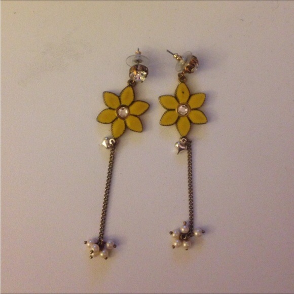 BETSEY JOHNSON EARRINGS - Picture 3 of 3